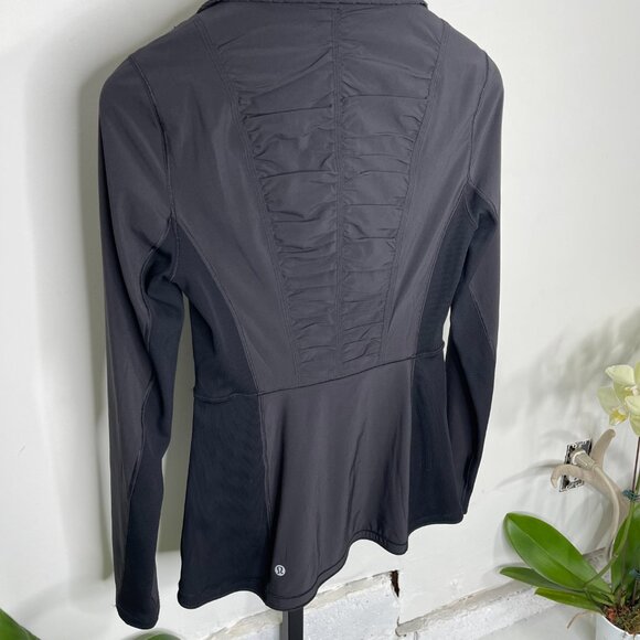 Lululemon Black Full Zip Round Trip Fitted Stretch Performance Jacket Size 4 - Picture 5 of 13